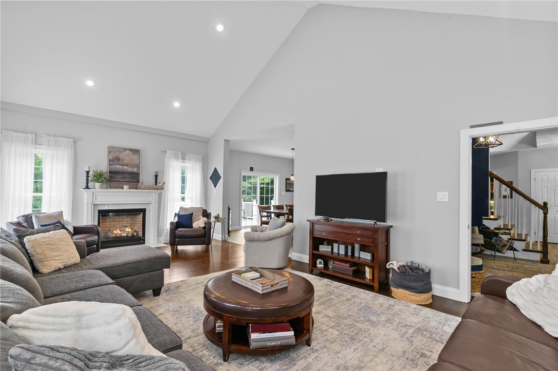 142 Whipple Road Smithfield, RI 02917 - Photo 8 of 50 Gallery Image 8