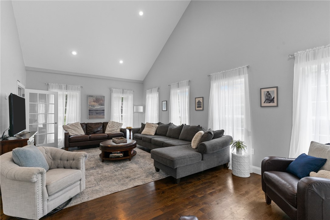 142 Whipple Road Smithfield, RI 02917 - Photo 9 of 50 Gallery Image 9