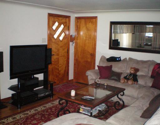 4918 Williamsport Road Elizabeth, PA 15037 - Photo 2 of 18 Living Room.