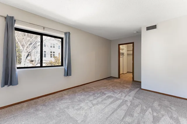 $1,595 | 311 Pleasant Avenue, Unit 502, St. Paul, MN 55102