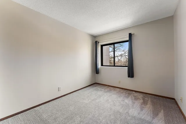 $1,595 | 311 Pleasant Avenue, Unit 502, St. Paul, MN 55102