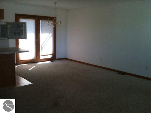 10413 Thiel Road Traverse City, MI 49685 - Photo 6 of 12 1734629-5.JPG