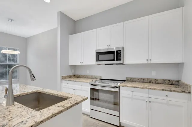 $4,350 | 4924 Pointe Midtown Way, Unit 21, Palm Beach Gardens, FL 33418