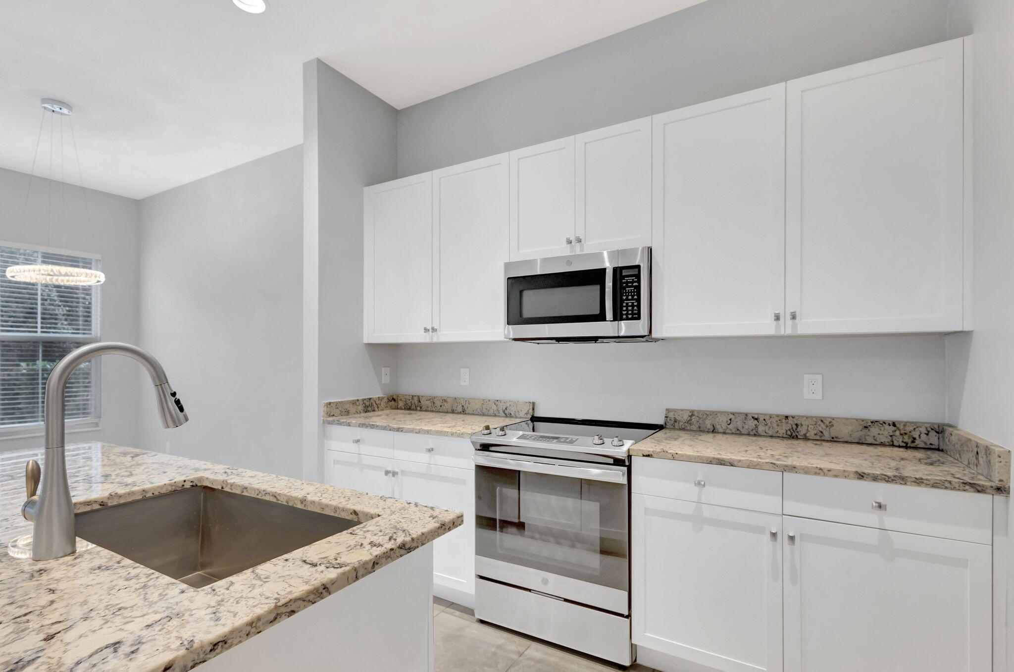 4924 Pointe Midtown Way, Unit 21 Palm Beach Gardens, FL 33418 - Photo 11 of 69 13-web-or-mls-5D1A2251