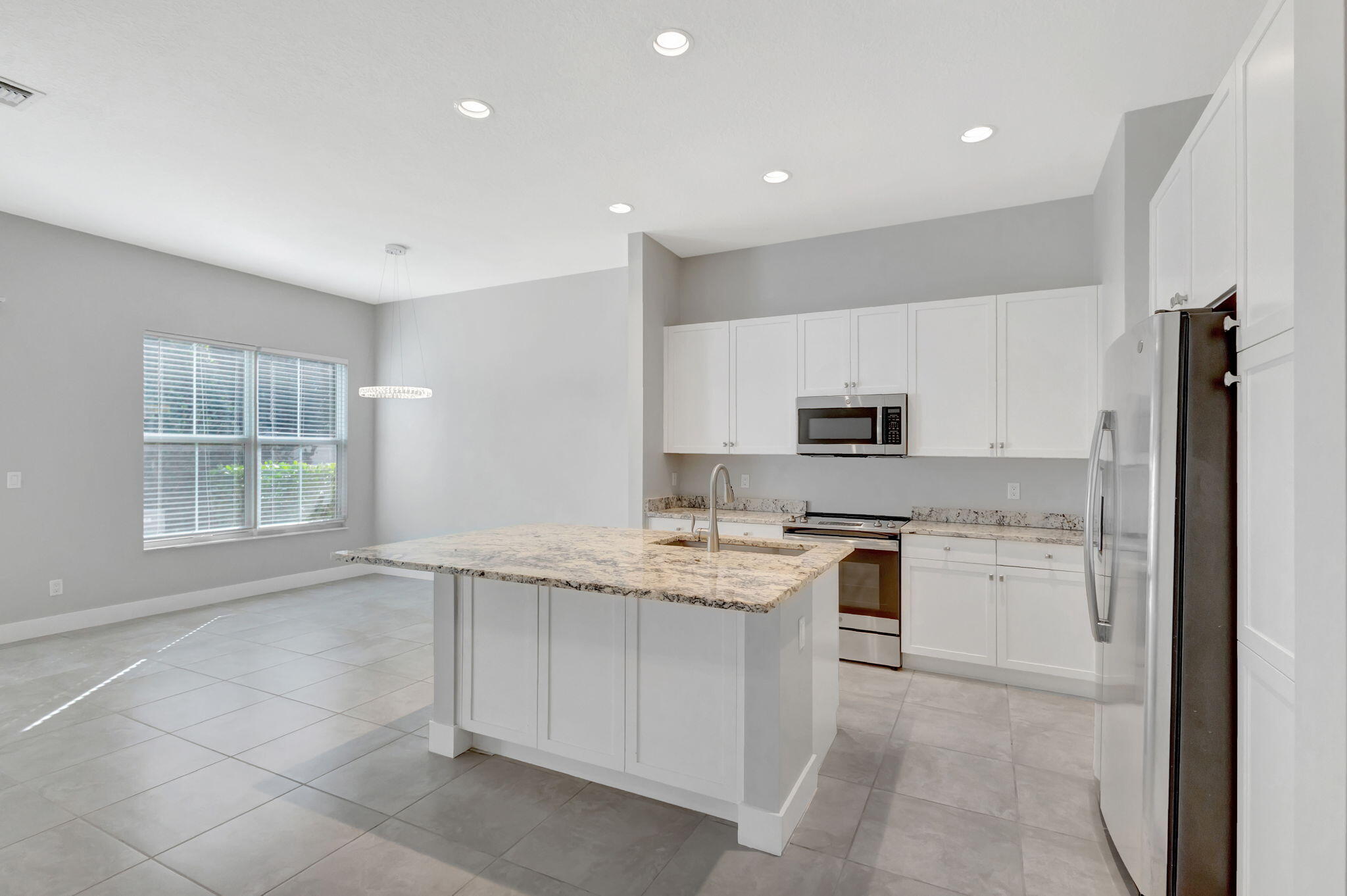 4924 Pointe Midtown Way, Unit 21 Palm Beach Gardens, FL 33418 - Photo 16 of 69 18-web-or-mls-5D1A2281