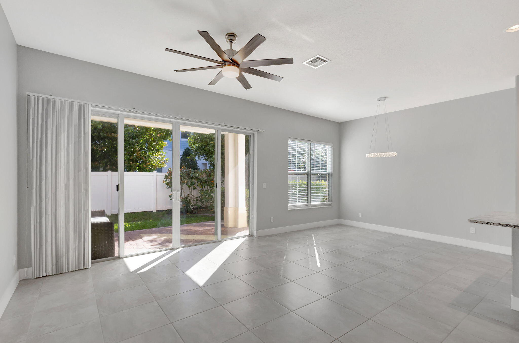 4924 Pointe Midtown Way, Unit 21 Palm Beach Gardens, FL 33418 - Photo 17 of 69 19-web-or-mls-5D1A2296