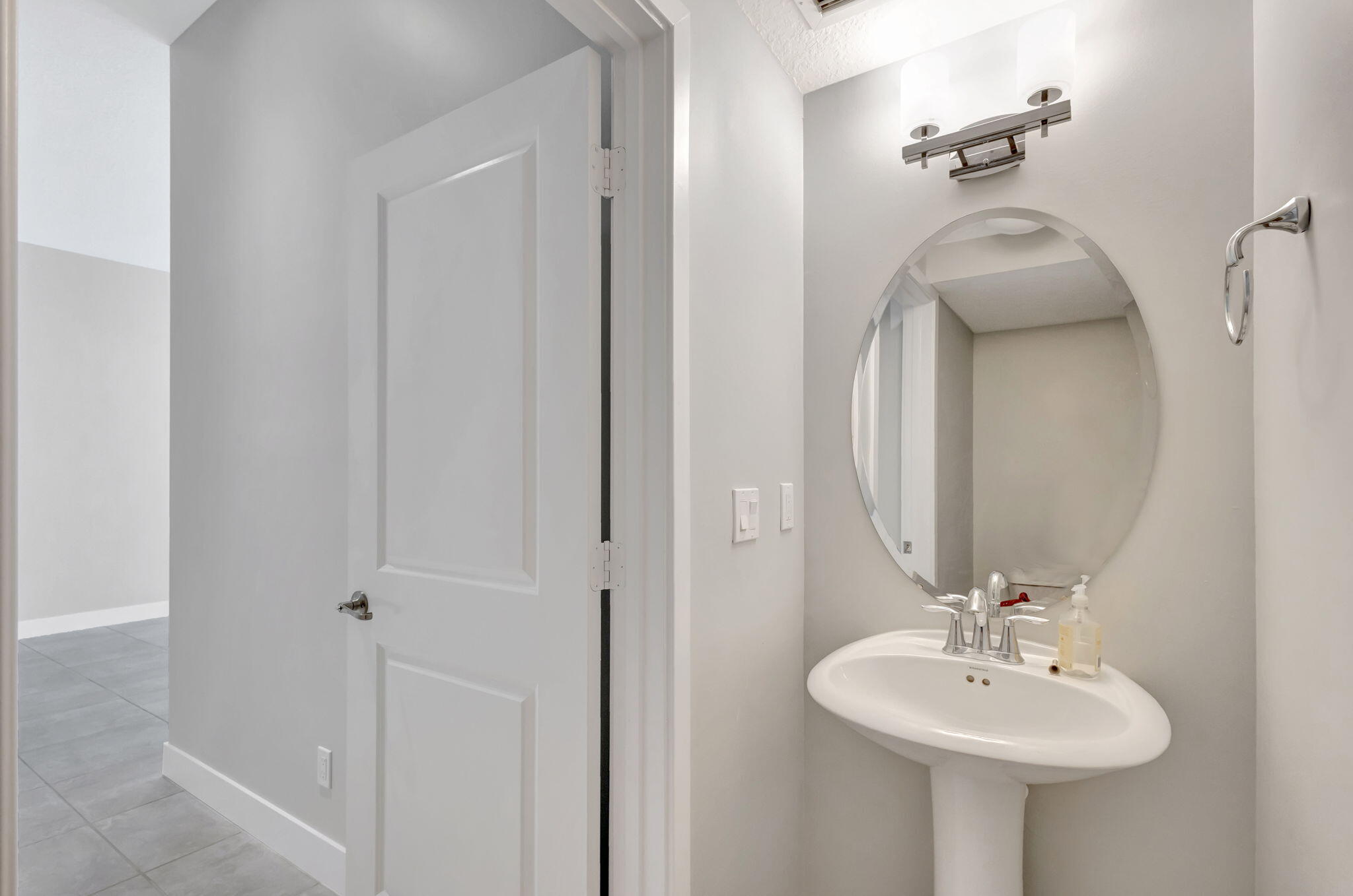 4924 Pointe Midtown Way, Unit 21 Palm Beach Gardens, FL 33418 - Photo 20 of 69 22-web-or-mls-5D1A2311