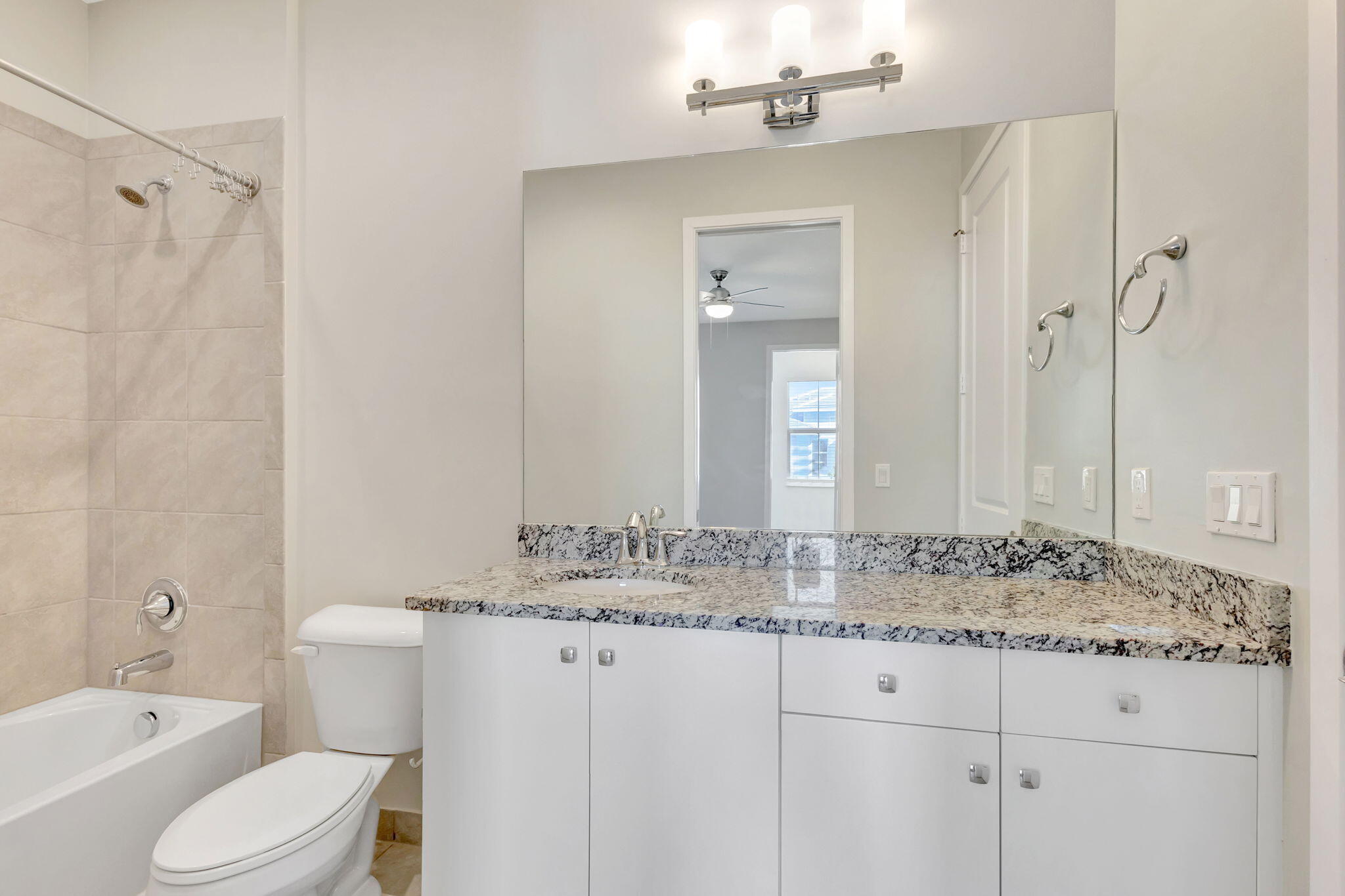 4924 Pointe Midtown Way, Unit 21 Palm Beach Gardens, FL 33418 - Photo 36 of 69 37-web-or-mls-5D1A2386