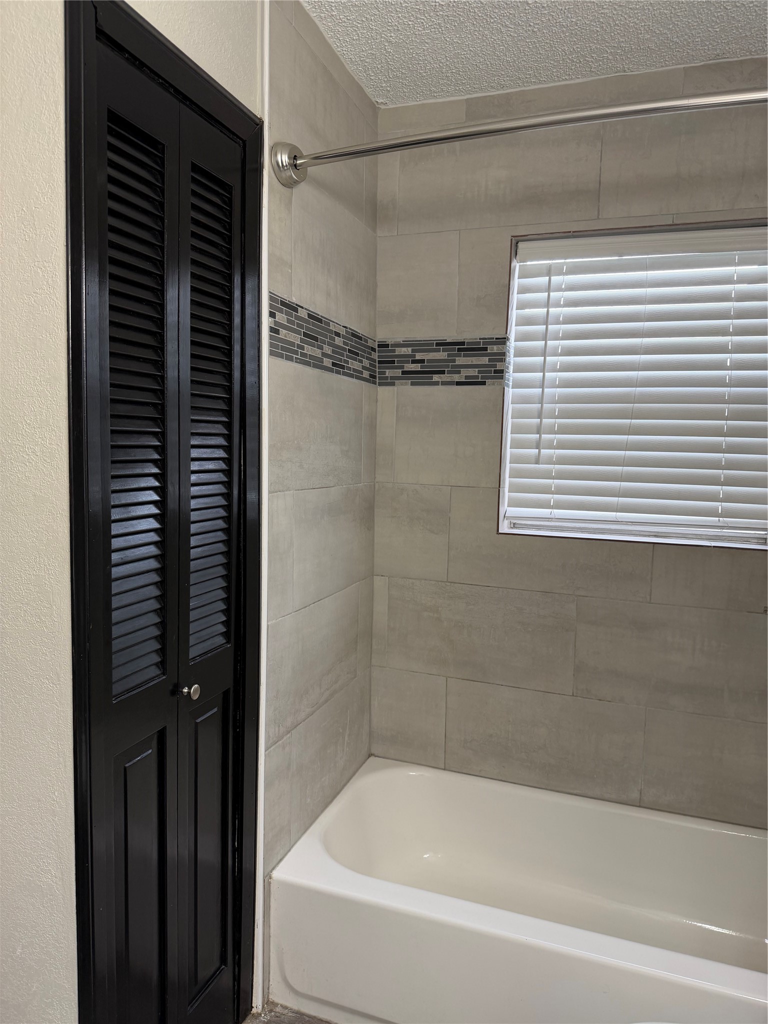 5003 Terry Street Houston, TX 77009 - Photo 12 of 21 View of bathroom storage closet