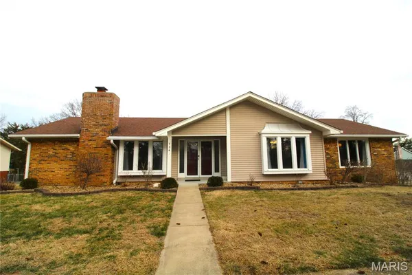 $2,595 | 736 Henry Avenue, Ballwin, MO 63011