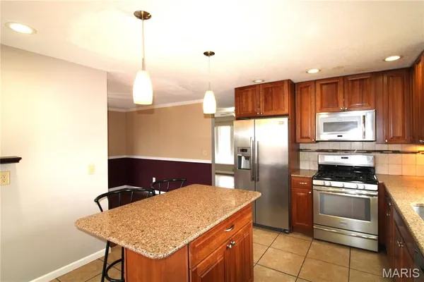 $2,595 | 736 Henry Avenue, Ballwin, MO 63011