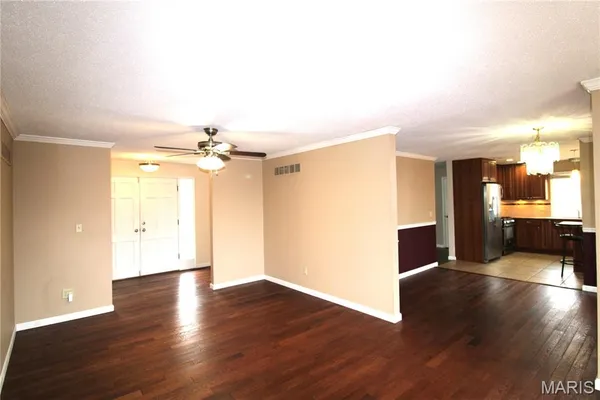 $2,595 | 736 Henry Avenue, Ballwin, MO 63011