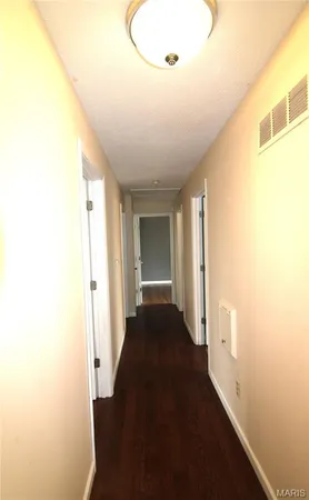 $2,595 | 736 Henry Avenue, Ballwin, MO 63011