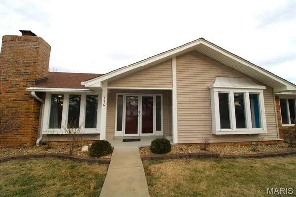 $2,595 | 736 Henry Avenue, Ballwin, MO 63011