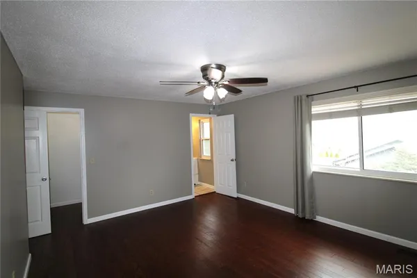 $2,595 | 736 Henry Avenue, Ballwin, MO 63011