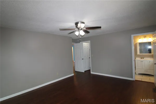 $2,595 | 736 Henry Avenue, Ballwin, MO 63011