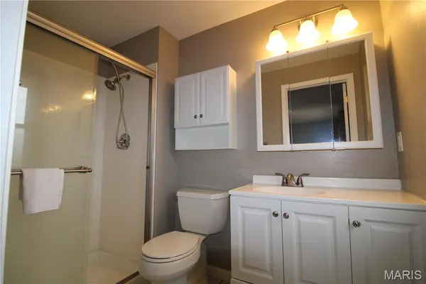 $2,595 | 736 Henry Avenue, Ballwin, MO 63011