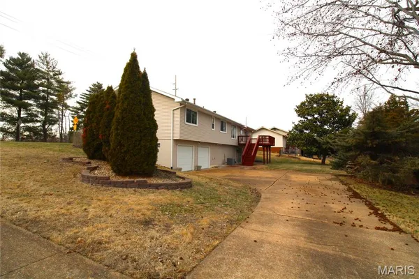 $2,595 | 736 Henry Avenue, Ballwin, MO 63011
