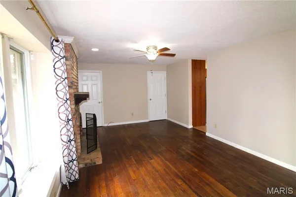 $2,595 | 736 Henry Avenue, Ballwin, MO 63011