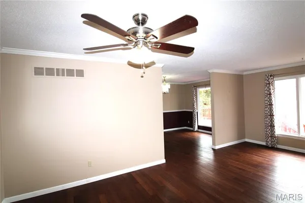 $2,595 | 736 Henry Avenue, Ballwin, MO 63011