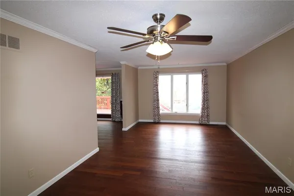 $2,595 | 736 Henry Avenue, Ballwin, MO 63011