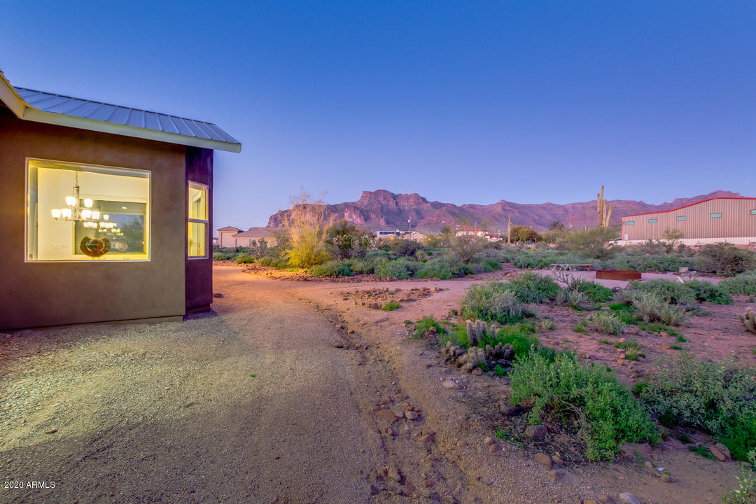 2075 South Geronimo Road Apache Junction, AZ 85119 - Photo 11 of 72 Side
