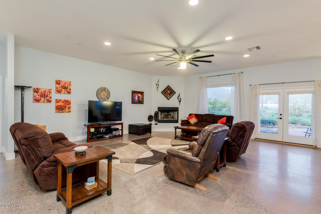 2075 South Geronimo Road Apache Junction, AZ 85119 - Photo 14 of 72 Great Room