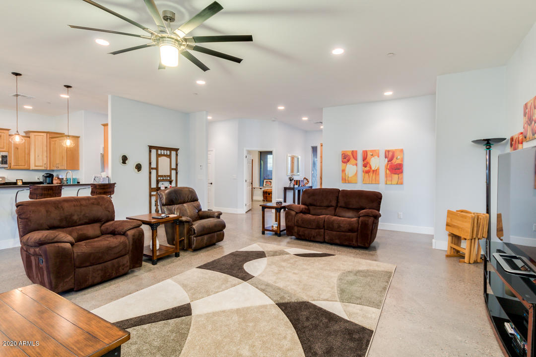 2075 South Geronimo Road Apache Junction, AZ 85119 - Photo 16 of 72 Great Room
