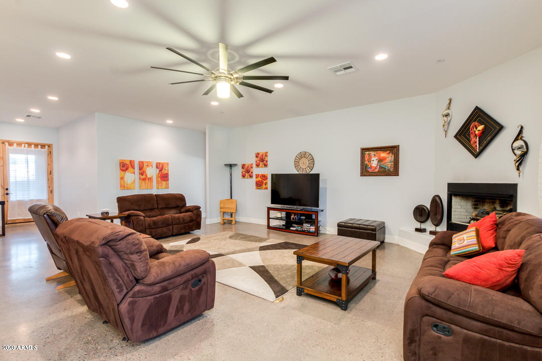 2075 South Geronimo Road Apache Junction, AZ 85119 - Photo 17 of 72 Great Room