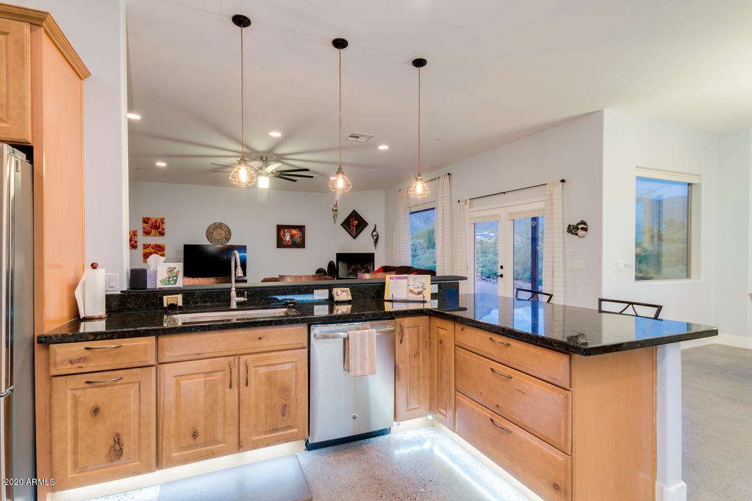 2075 South Geronimo Road Apache Junction, AZ 85119 - Photo 21 of 72 Kitchen