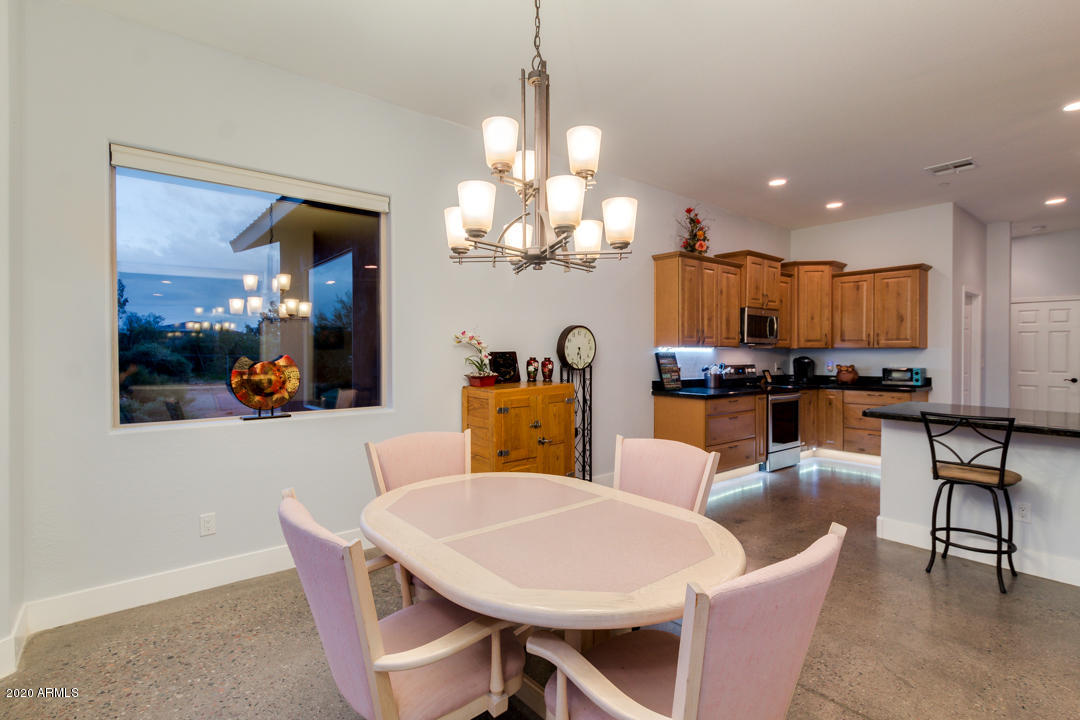 2075 South Geronimo Road Apache Junction, AZ 85119 - Photo 26 of 72 Dining Room