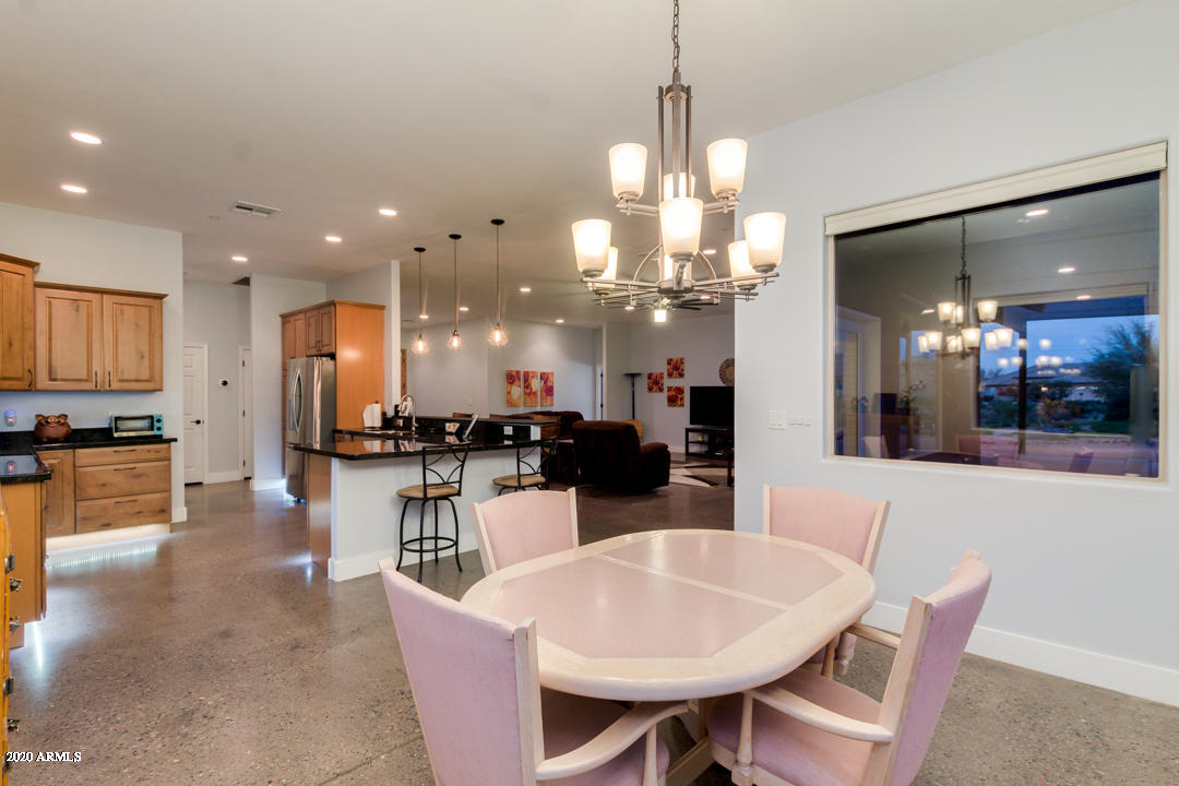 2075 South Geronimo Road Apache Junction, AZ 85119 - Photo 27 of 72 Dining Room