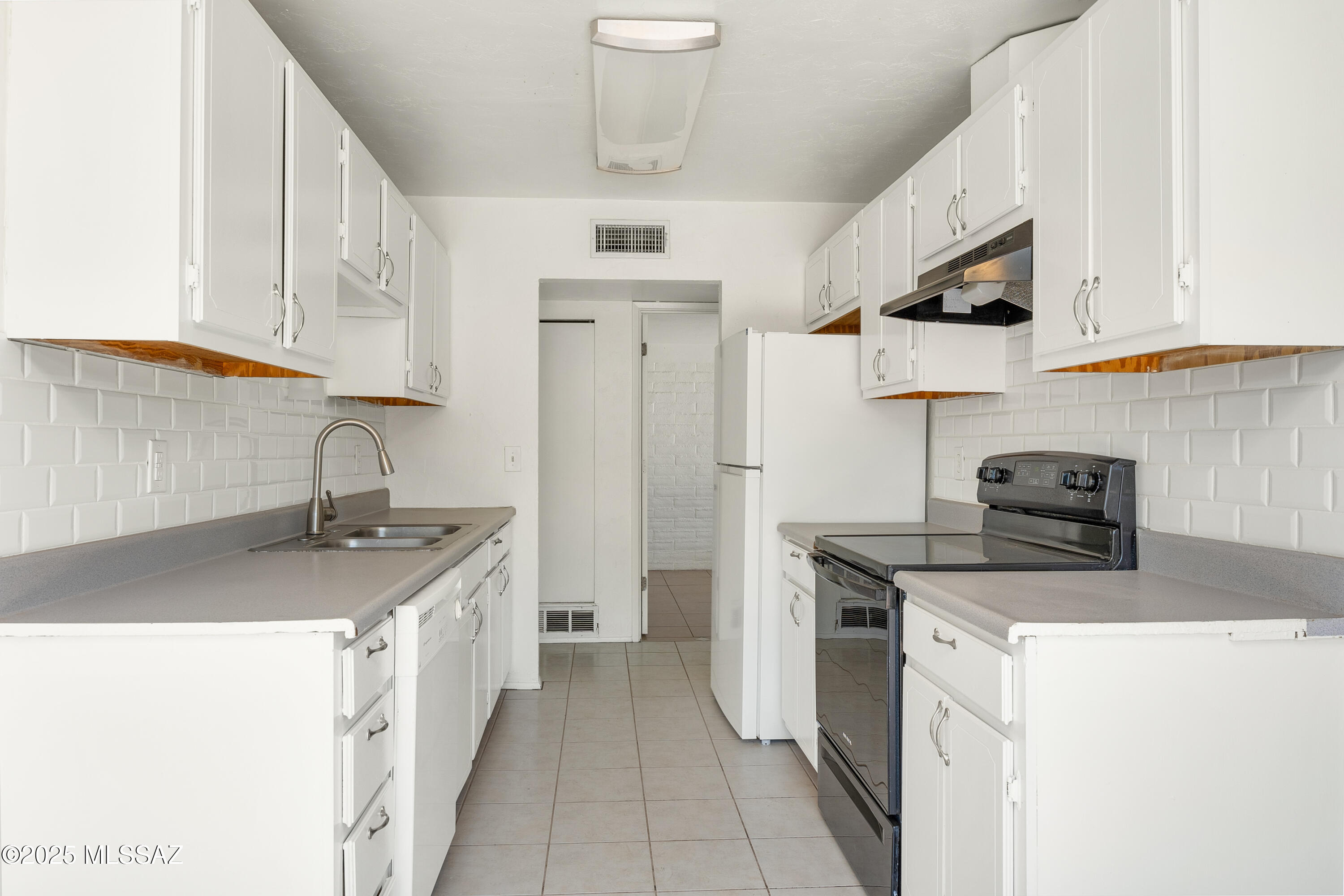 2974 South Kolb Road Tucson, AZ 85730 - Photo 14 of 37