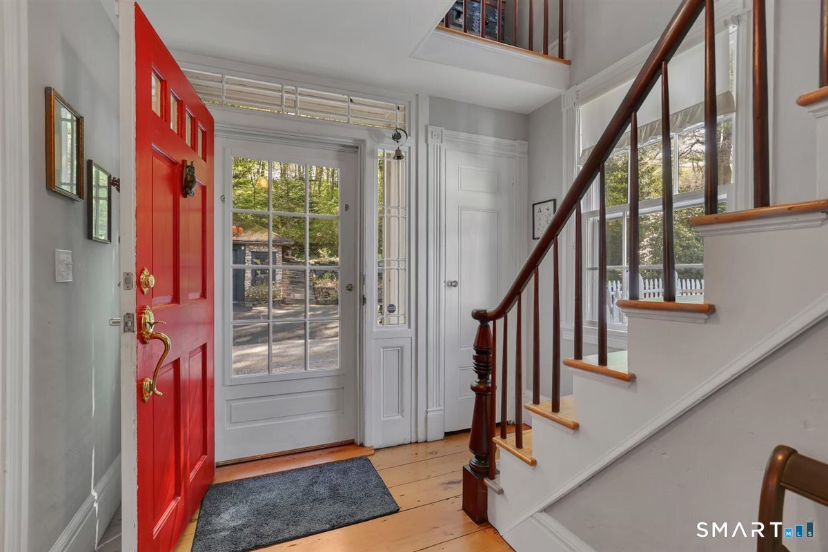 30 Knowles Road East Hampton, CT 06456 - Photo 2 of 40