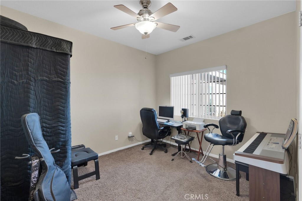 7435 Solano Road Phelan, CA 92371 - Photo 12 of 65