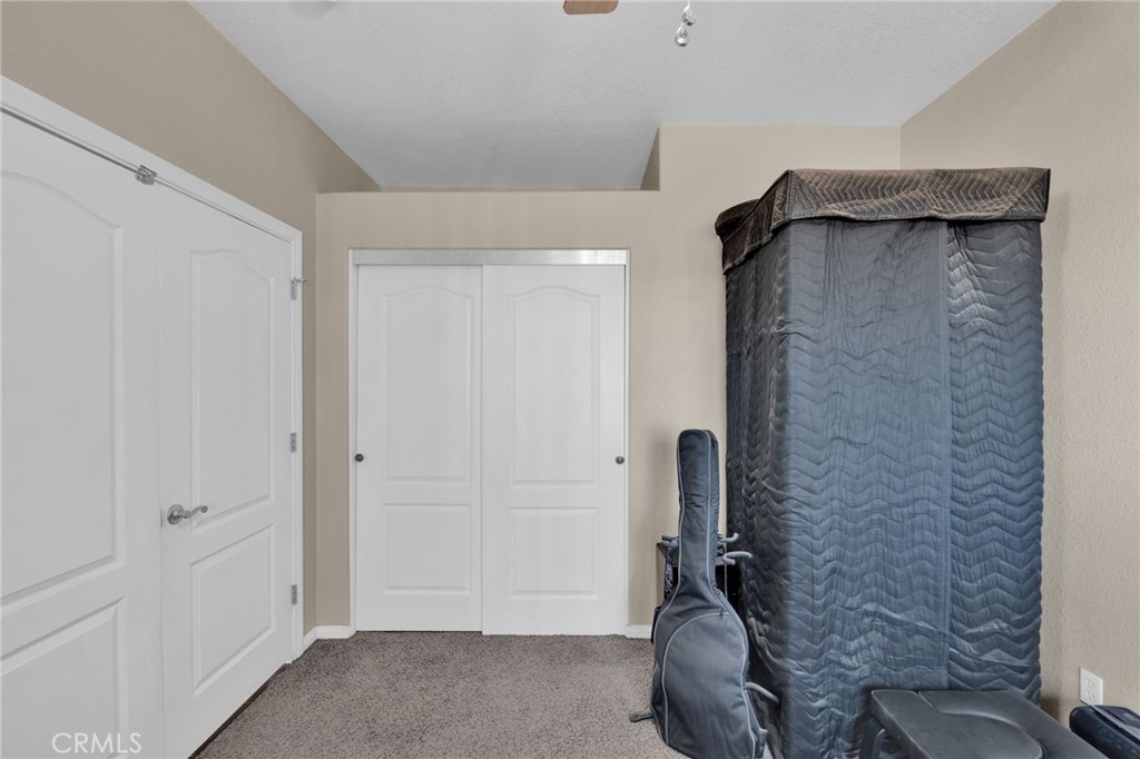 7435 Solano Road Phelan, CA 92371 - Photo 13 of 65