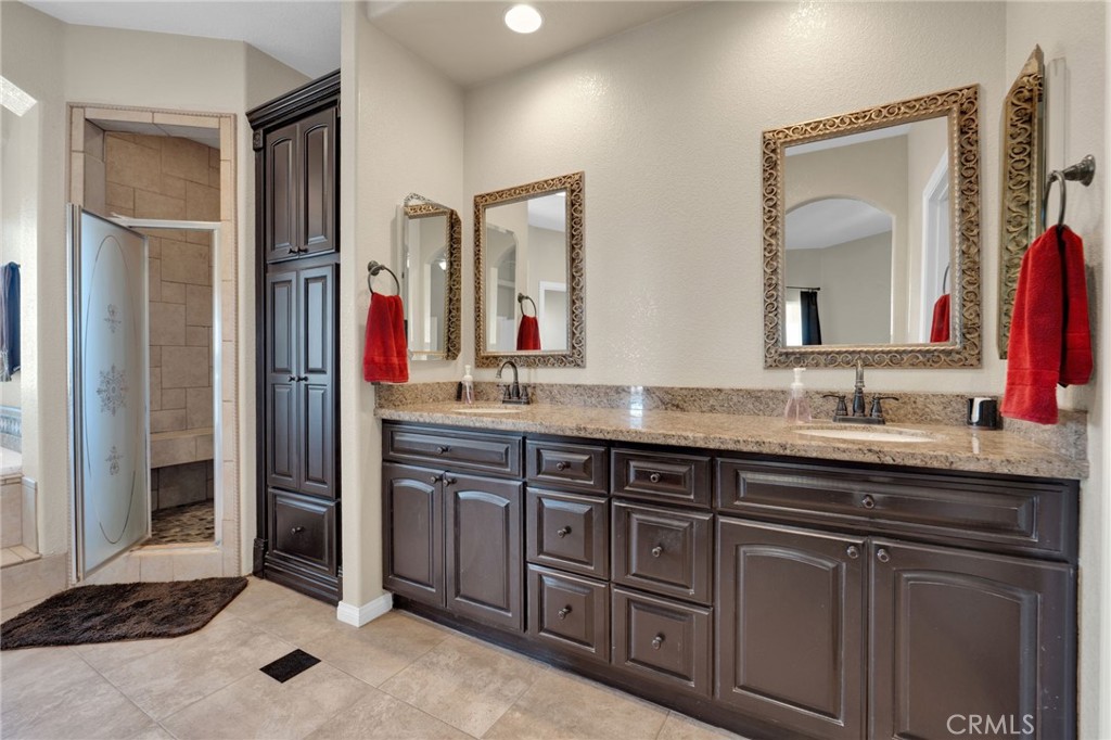 7435 Solano Road Phelan, CA 92371 - Photo 16 of 65