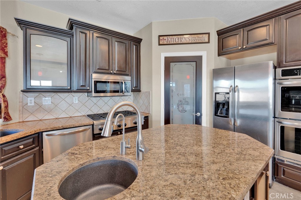 7435 Solano Road Phelan, CA 92371 - Photo 23 of 65