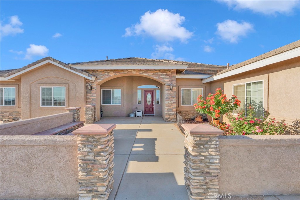 7435 Solano Road Phelan, CA 92371 - Photo 4 of 65