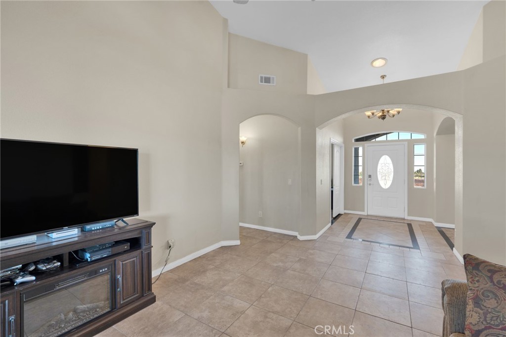7435 Solano Road Phelan, CA 92371 - Photo 8 of 65