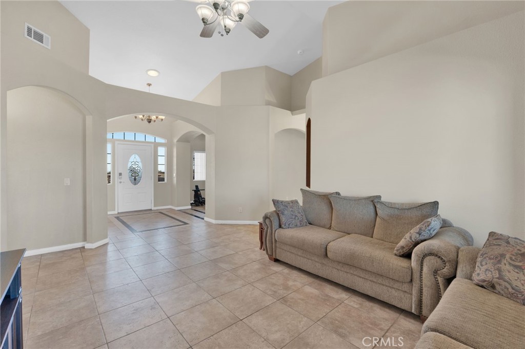 7435 Solano Road Phelan, CA 92371 - Photo 9 of 65
