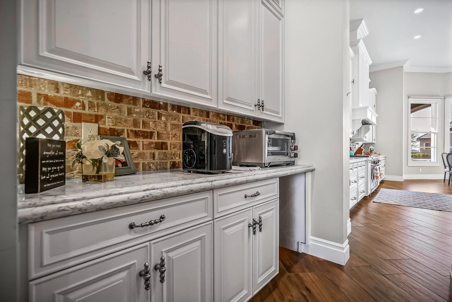 22215 Devries Road Lodi, CA 95242 - Photo 33 of 99 a kitchen with appliances cabinets and a counter top space