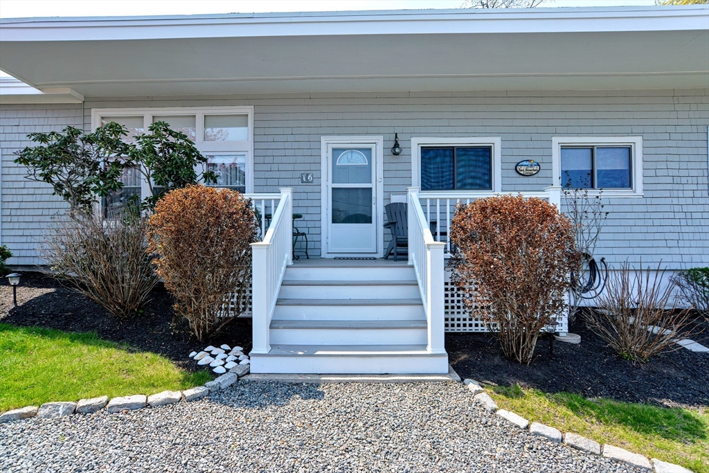 16 Warwick Road, Unit WINTER Gloucester, MA 01930 - Photo 2 of 25