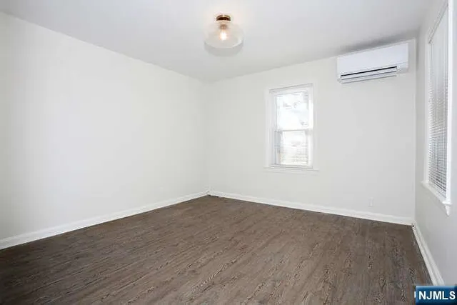 $2,150 | 31 Rea Avenue, Unit COTTAGE, Midland Park, NJ 07432