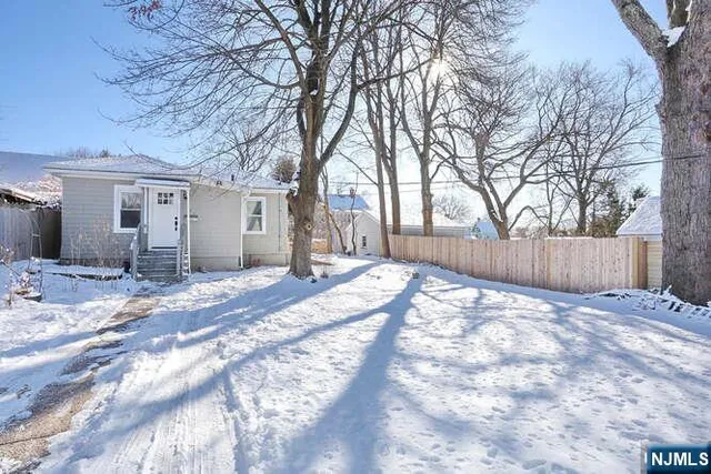 $2,150 | 31 Rea Avenue, Unit COTTAGE, Midland Park, NJ 07432