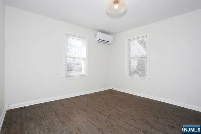 $2,150 | 31 Rea Avenue, Unit COTTAGE, Midland Park, NJ 07432