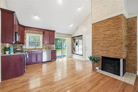 $325,000 | 13218 West 96th Street, Lenexa, KS 66215