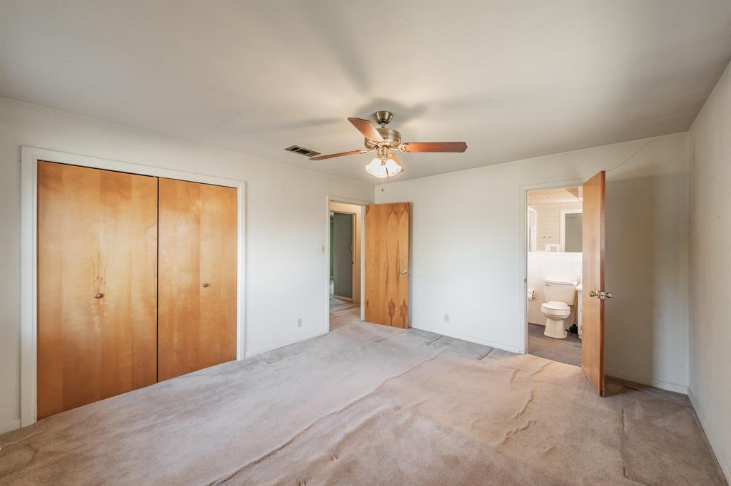 412 Oakview Drive Springtown, TX 76082 - Photo 19 of 32