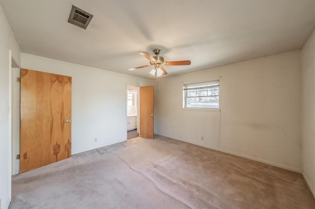 412 Oakview Drive Springtown, TX 76082 - Photo 20 of 32