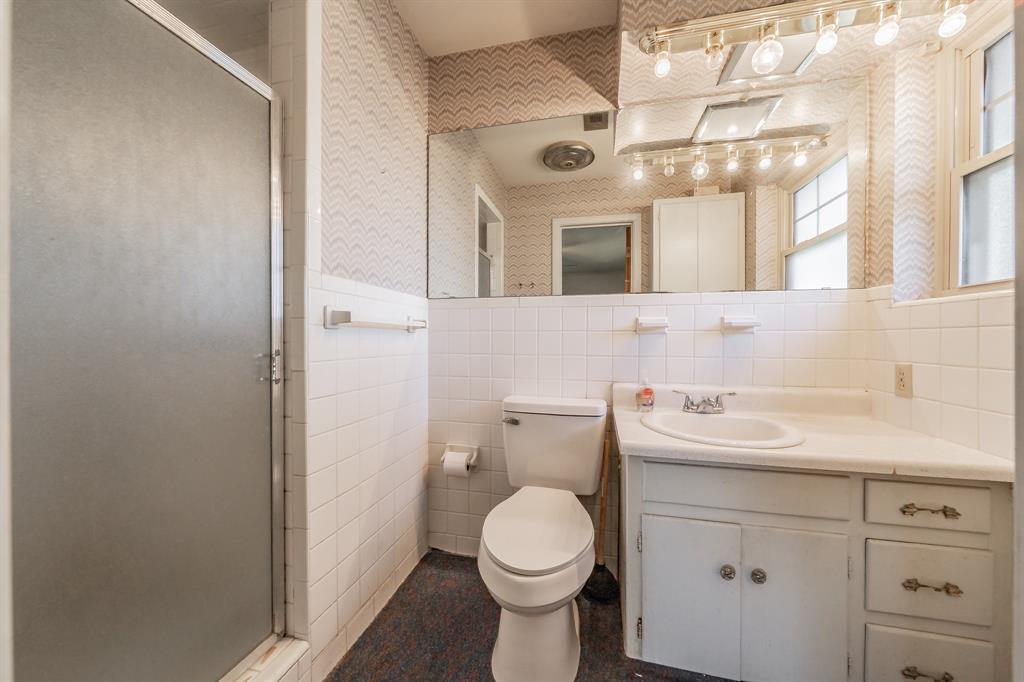 412 Oakview Drive Springtown, TX 76082 - Photo 21 of 32